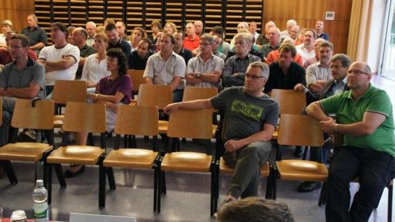 Über 50 interessierte Bürger brachten sich bei der Bürgerversammlung ein und dis-kutierten über kommunale Fragestellungen